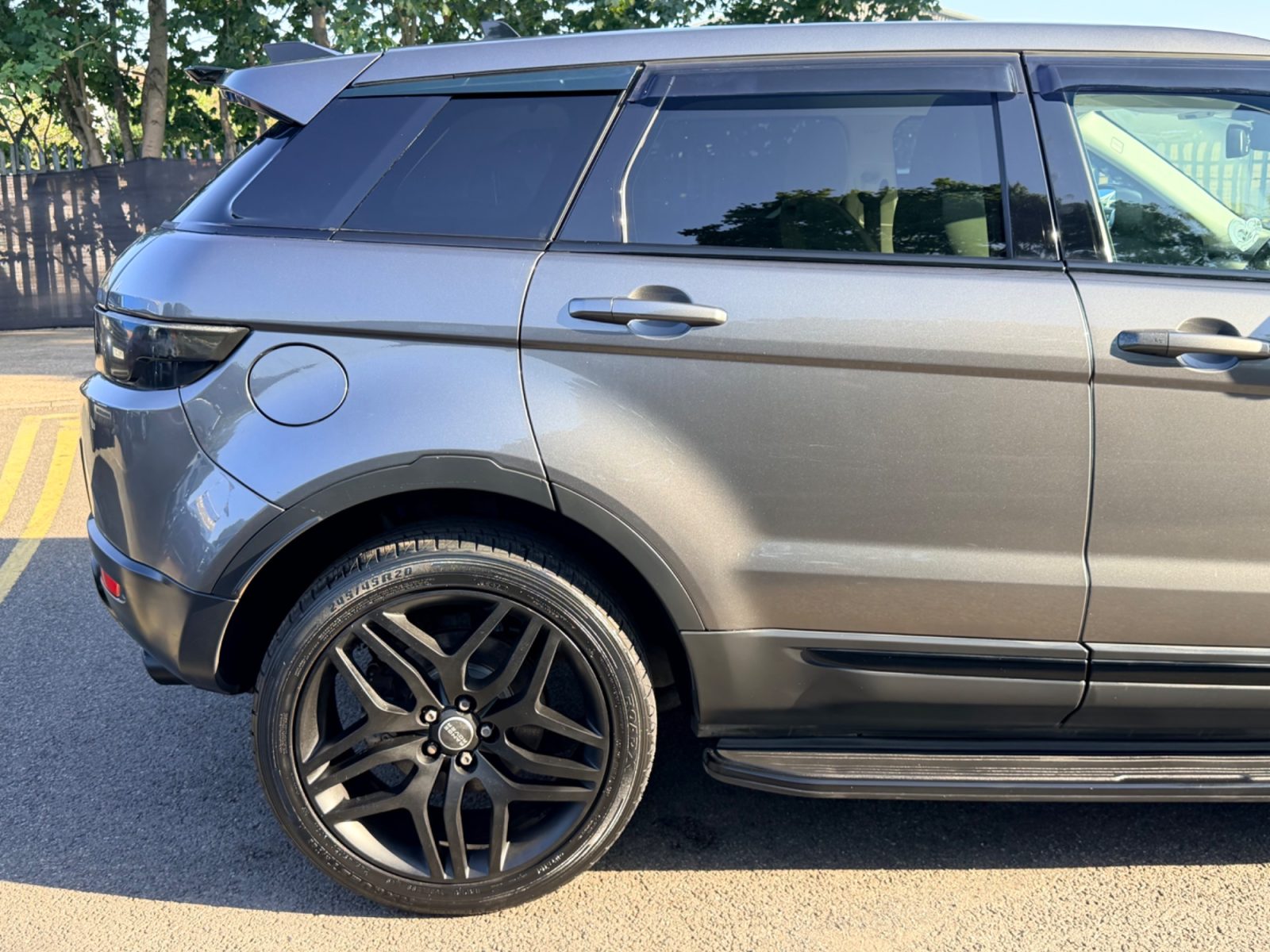 Land Rover — photo 10
