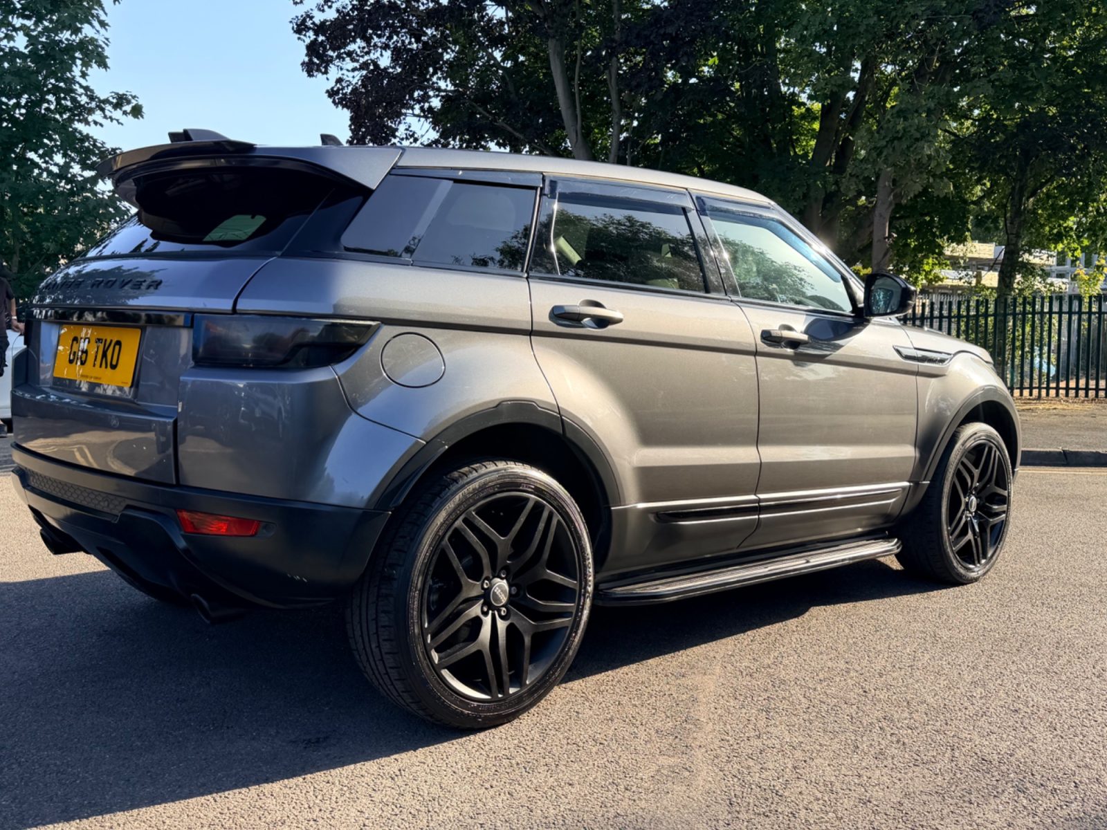 Land Rover — photo 7