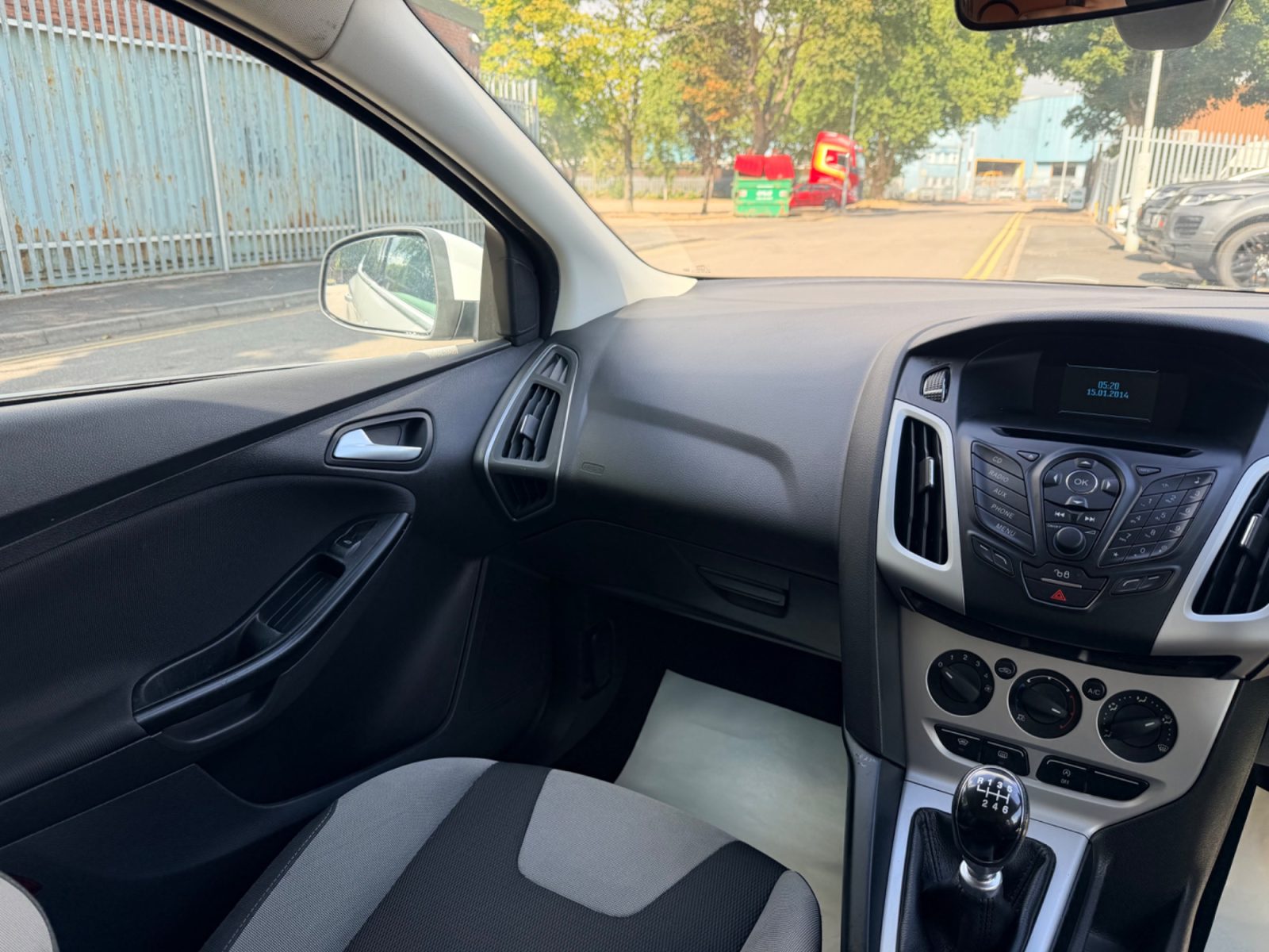 Ford Focus — photo 14