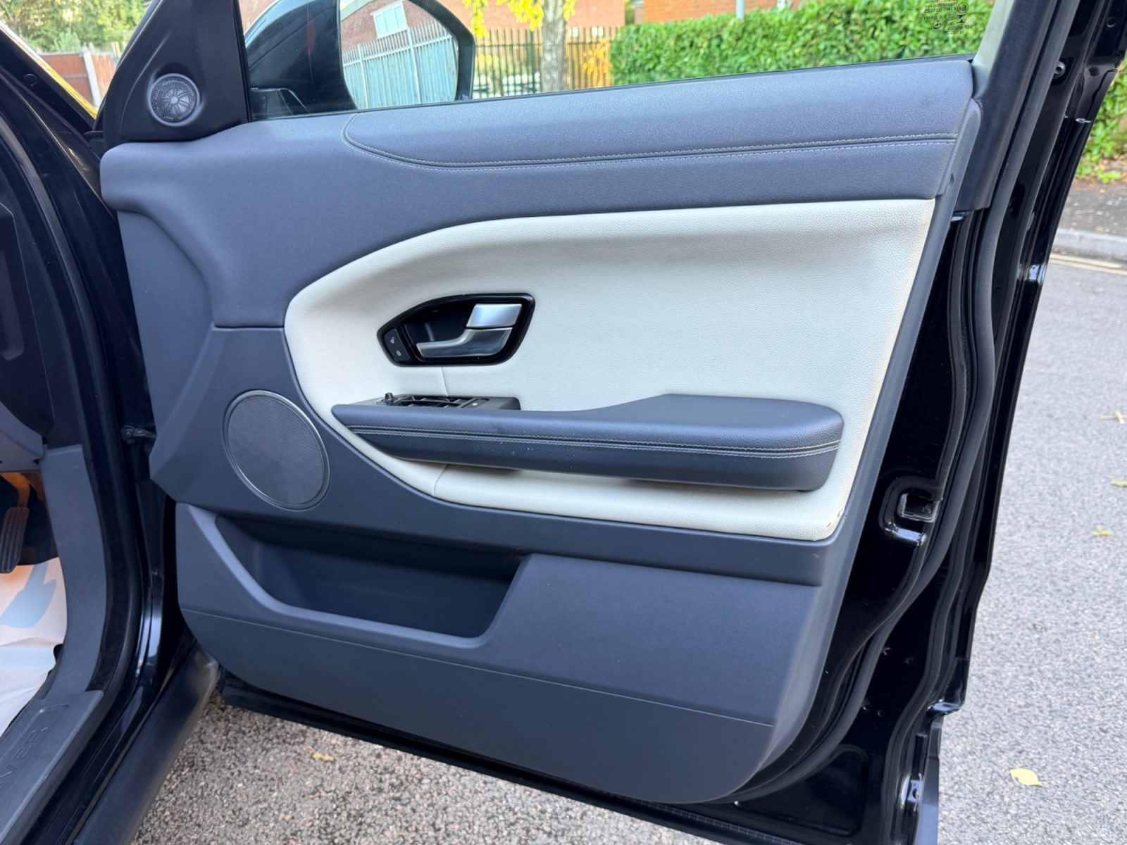 Land Rover Range Rover Evoque 2016 — photo 46
