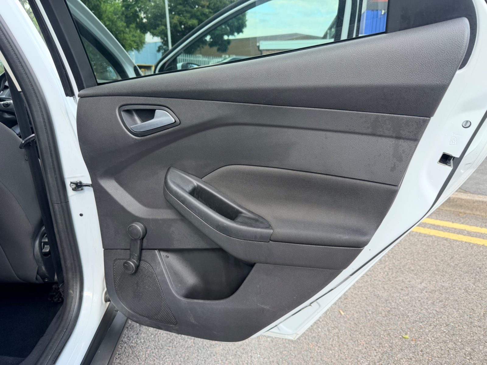 Ford Focus — photo 35