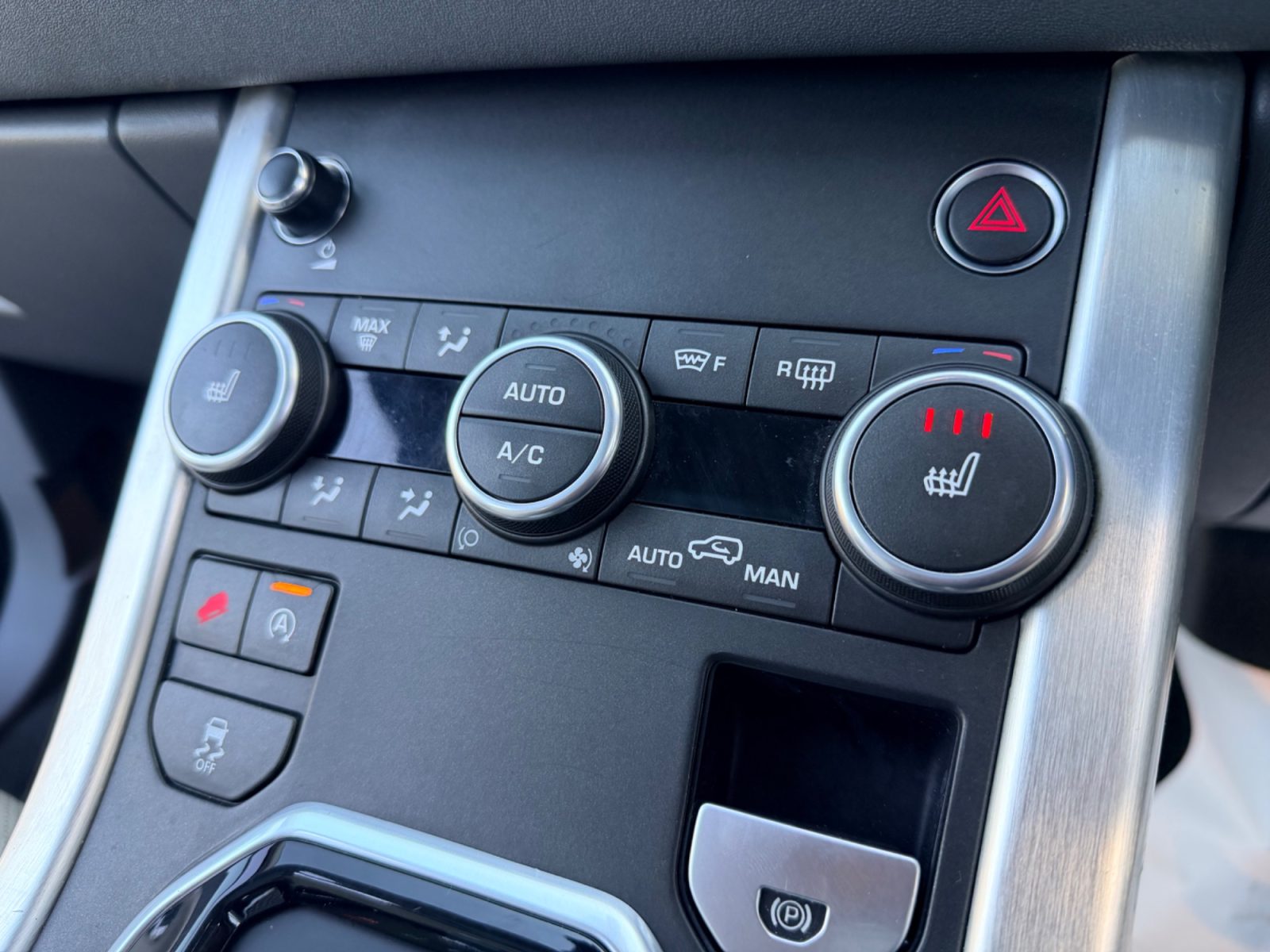 Land Rover Range Rover Evoque 2016 — photo 71