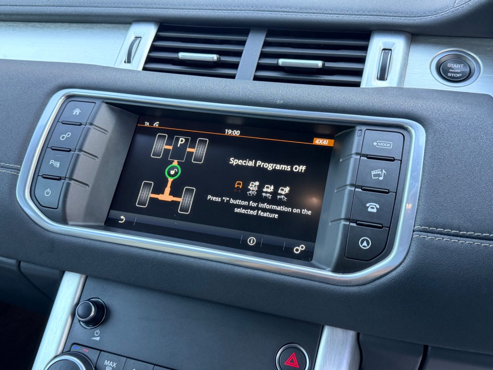 Land Rover Range Rover Evoque 2016 — photo 93