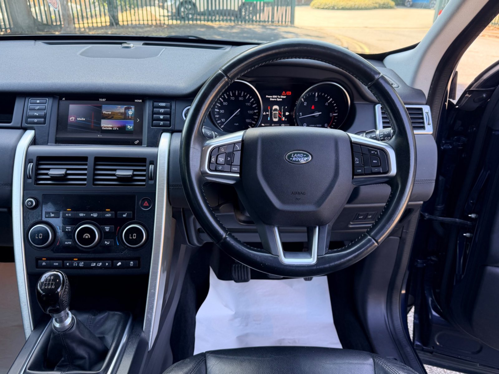 Land rover Discovery sport 2015 — photo 10